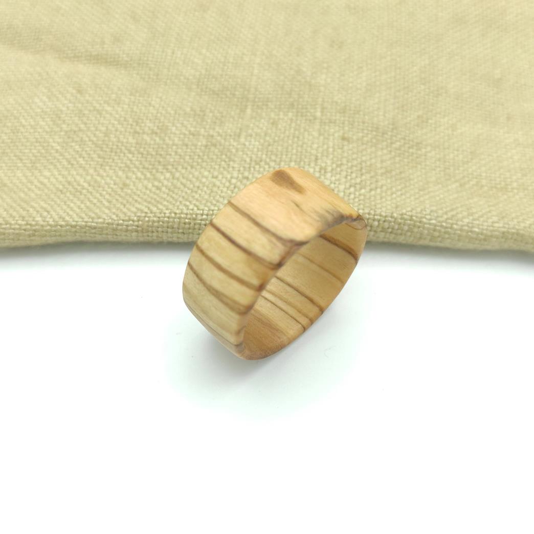 Bague homme en bois d'olivier local fabrication artisanale