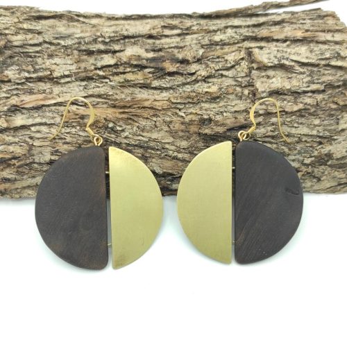 Boucle d'oreilles quartierde lune en bois de tilleul brulé et laiton