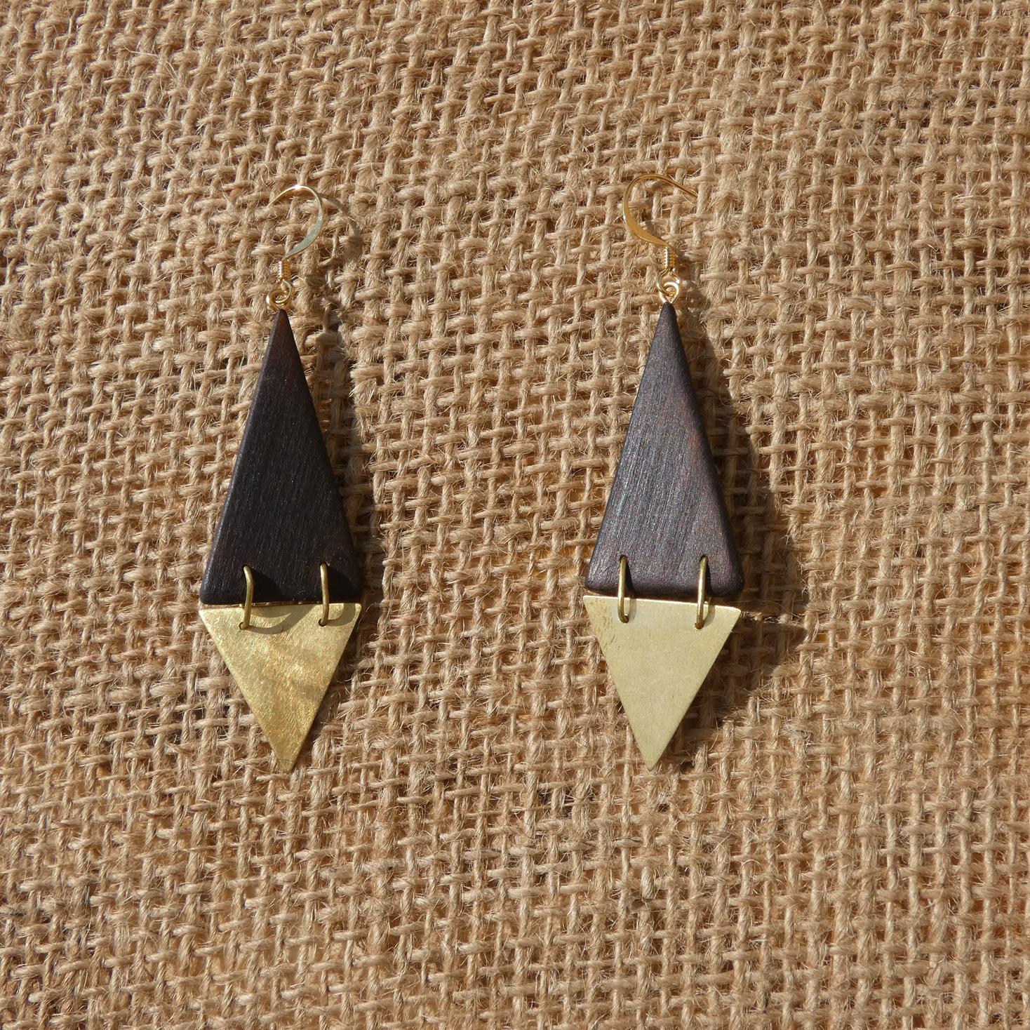 boucles d'oreilles triangles laiton bois